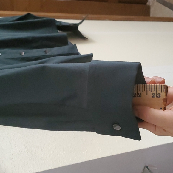 Banana Republic tailored green top - Picture 3 of 7